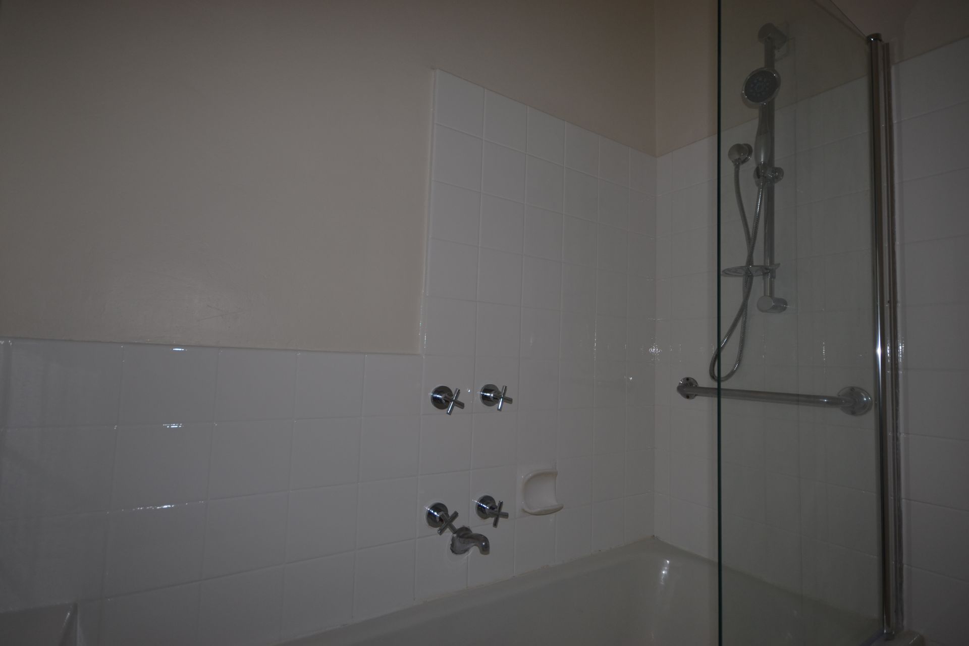 LARGE ONE BEDROOM APARTMENT IN A SOUGHT AFTER LOCATION