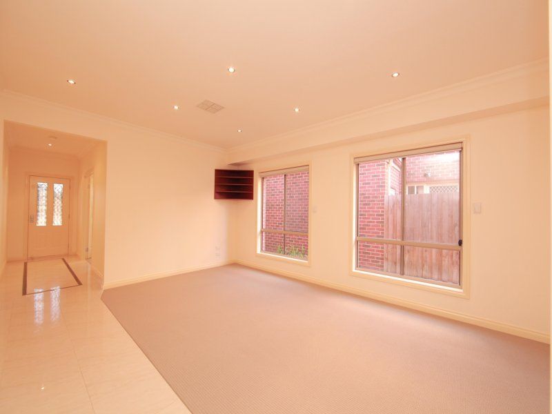 167 The Lakes Blvd SOUTH MORANG, South Morang - Thumbnail 8