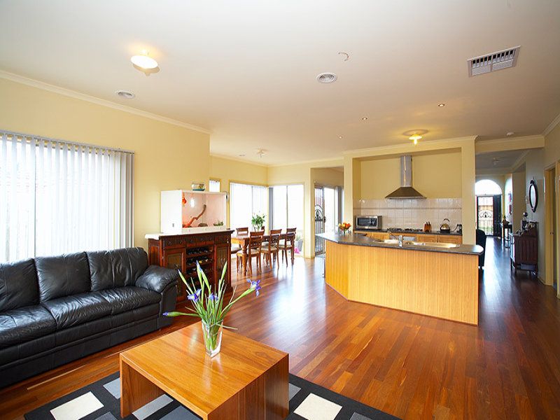15 Anchorage Street, Point Cook - Thumbnail 3