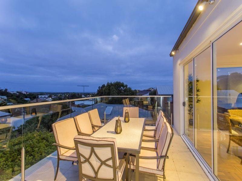18 Barramundi Crescent OCEAN GROVE VIC, Ocean Grove - Thumbnail 2