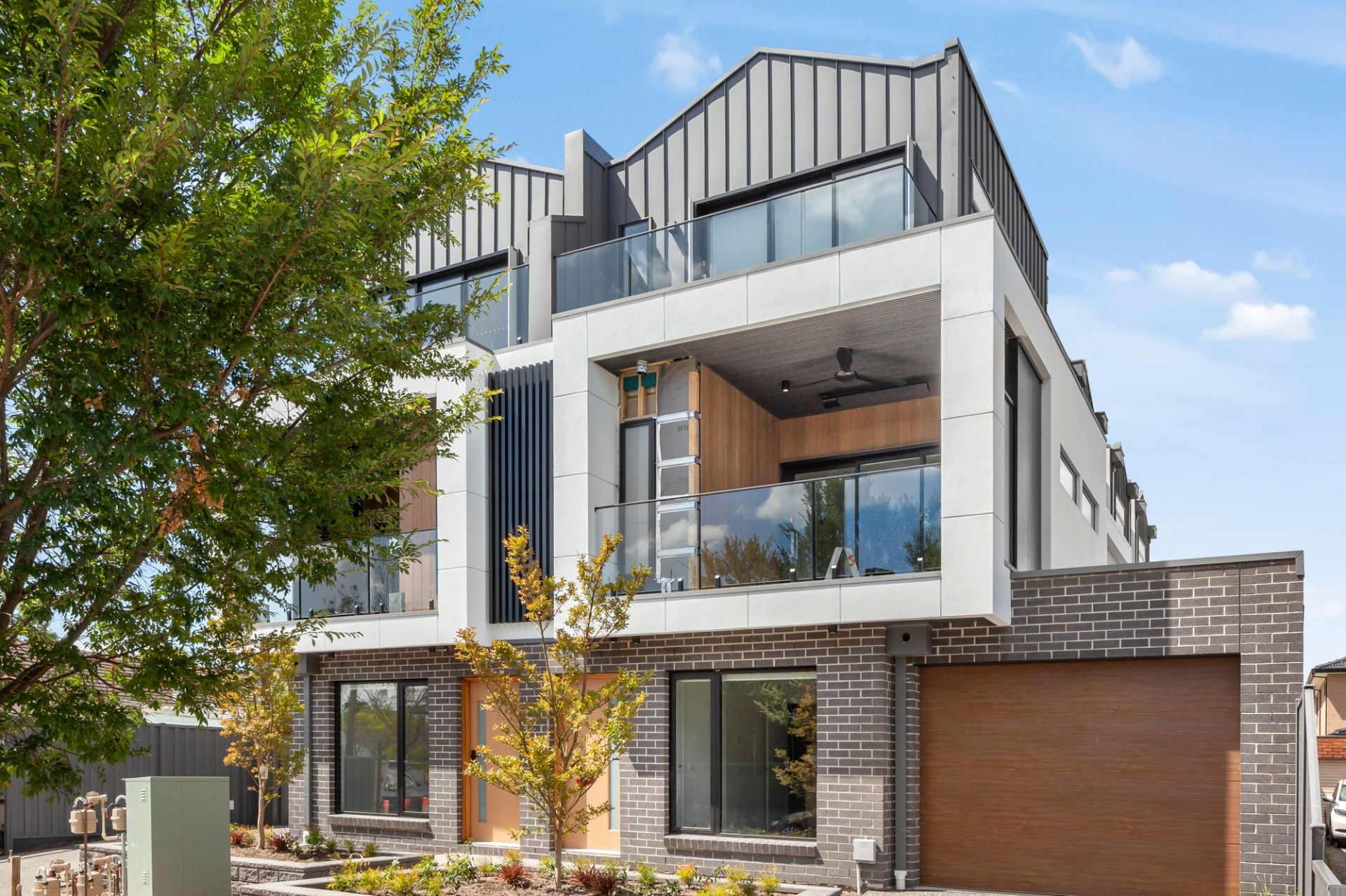 ARCHITECTURALLY DESIGNED RESIDENCES