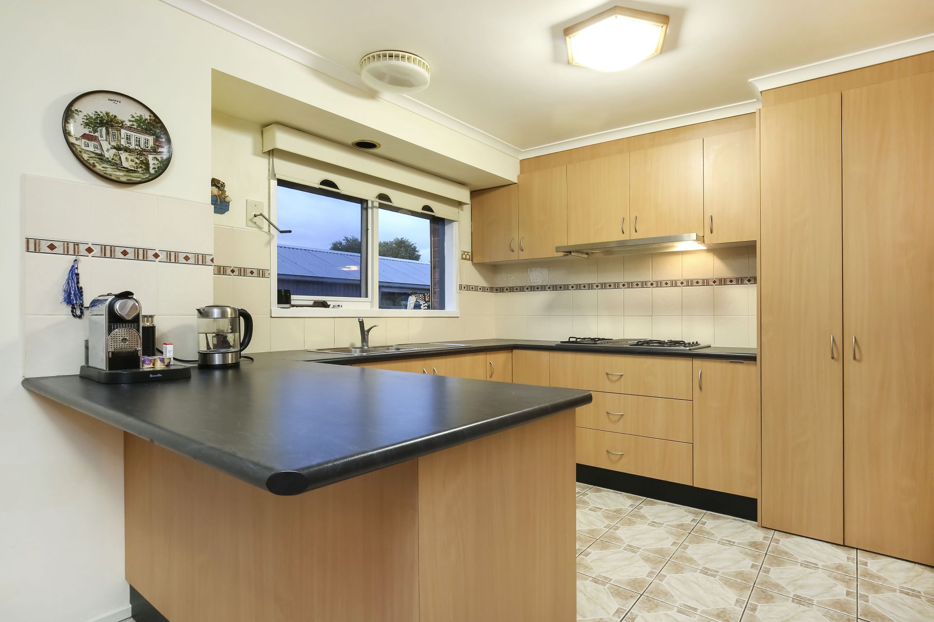 4 Car Garage On 624sqm - Seize This Significant Opportunity!