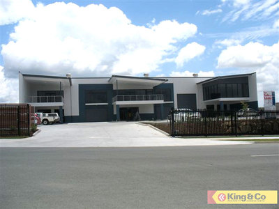 HIGH QUALITY, MODERN UNIT!