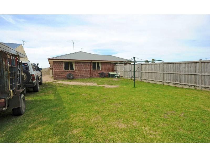 Real Estate For Sale 32 Summerfield Drive Mornington , VIC