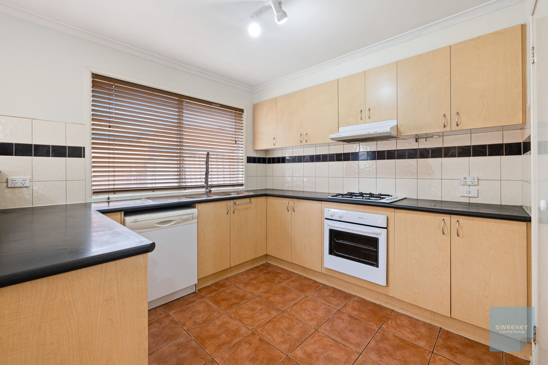 33 Odonnell Drive, Caroline Springs - Thumbnail 4