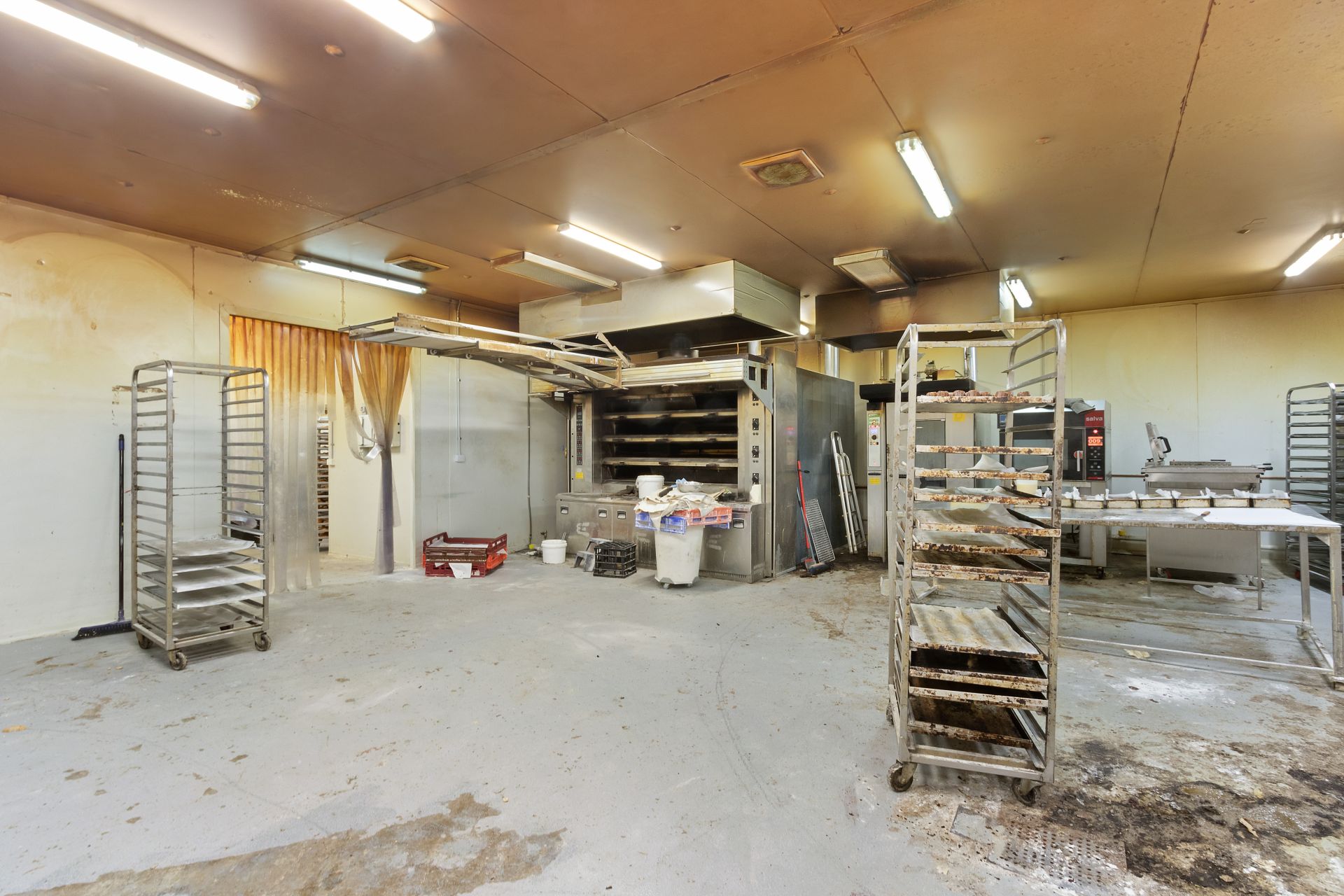 SECURELY TENANTED STAND-ALONE INVESTMENT: FOOD INDUSTRY