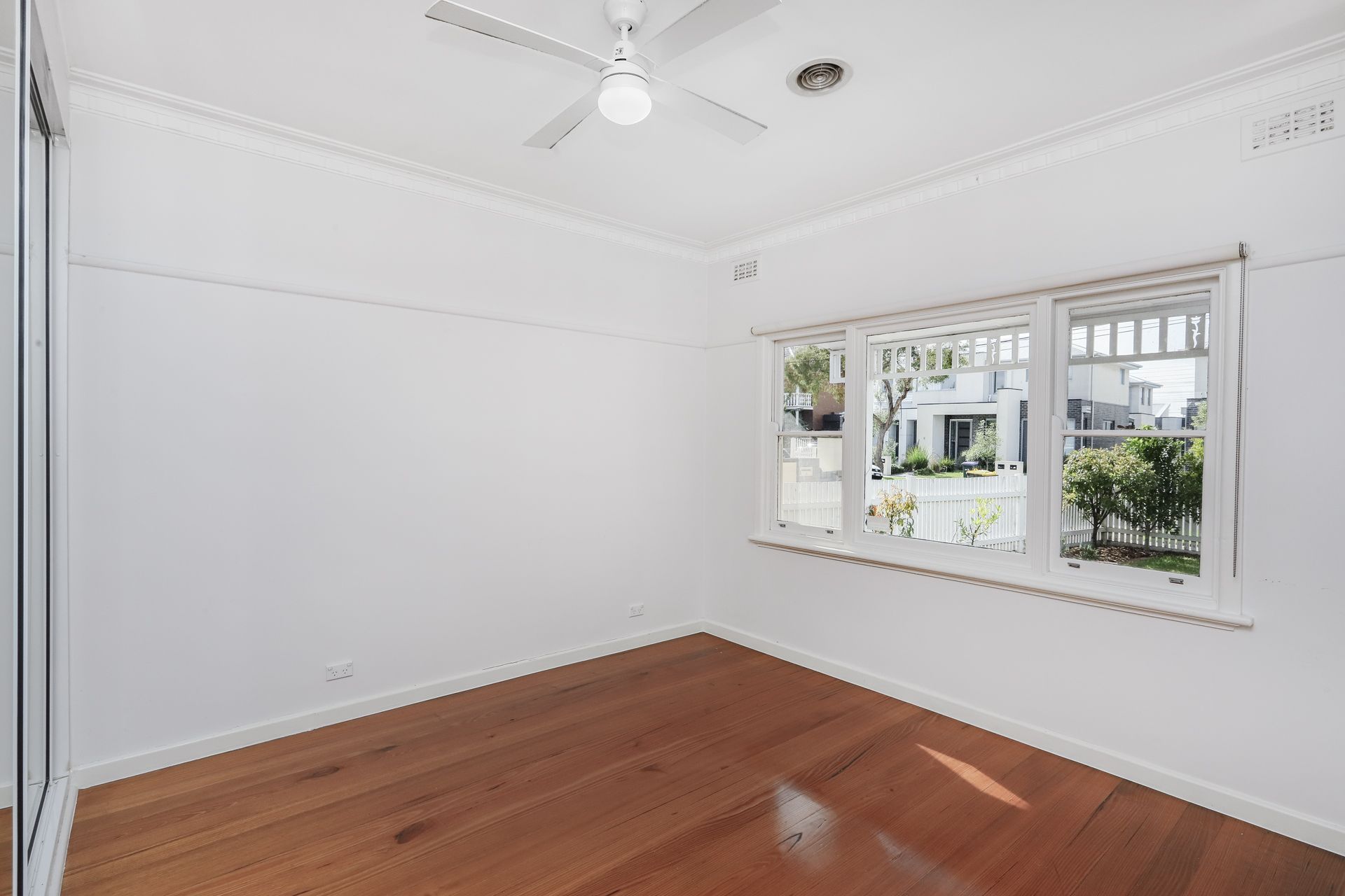 1/3 Begonia Avenue Altona North VIC, Altona North - Thumbnail 4