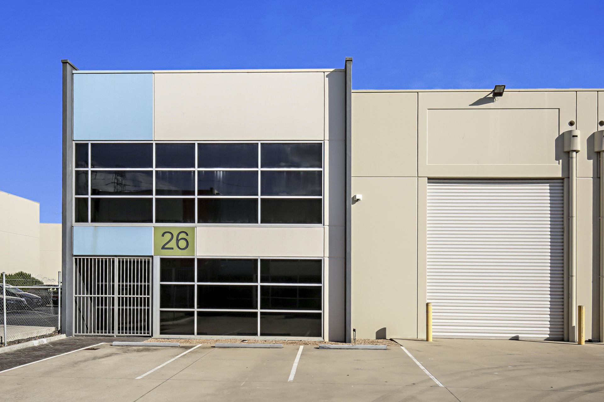 MODERN OFFICE / WAREHOUSE