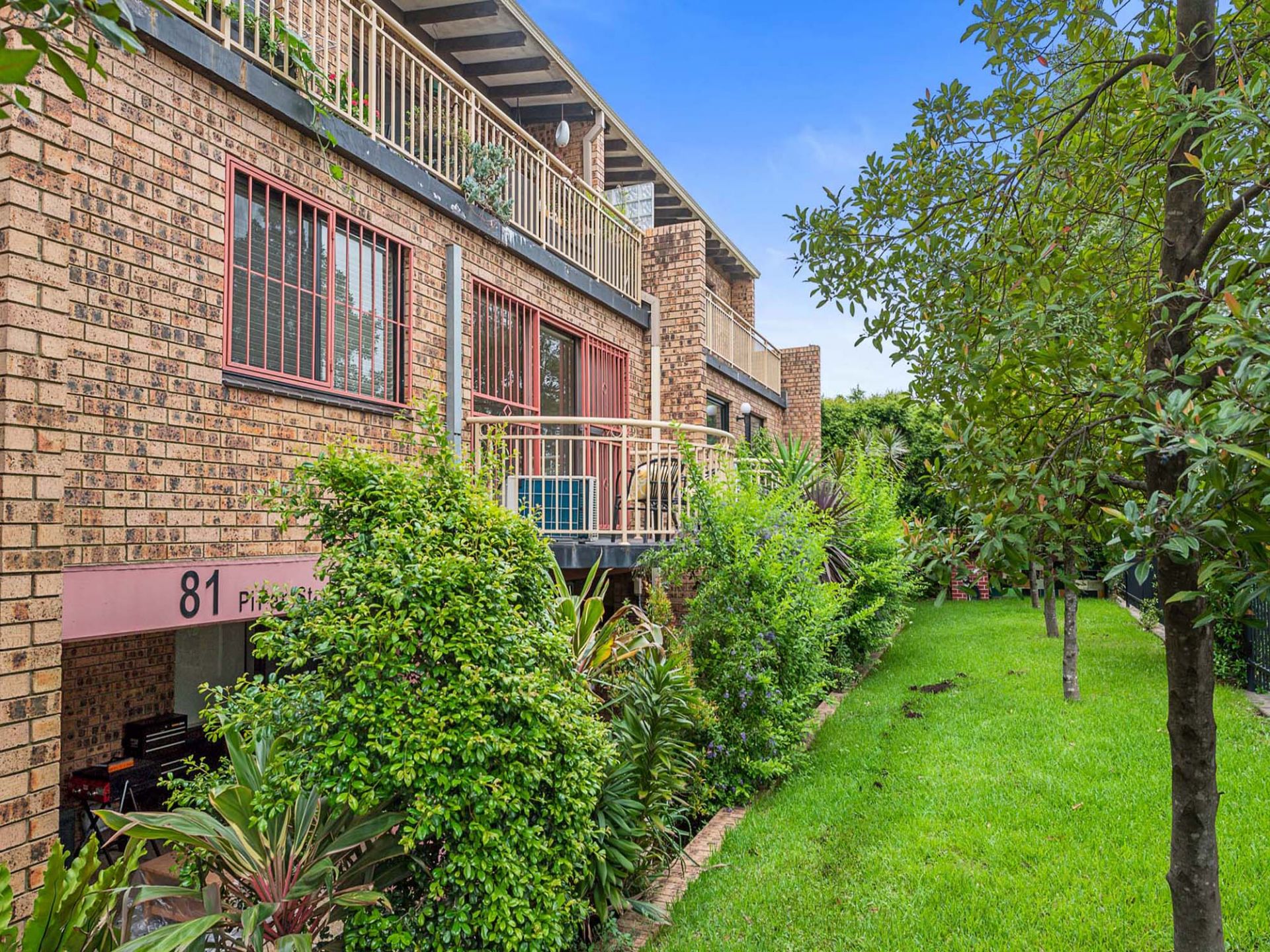 A Fresh and Peaceful Retreat in a Boutique Complex