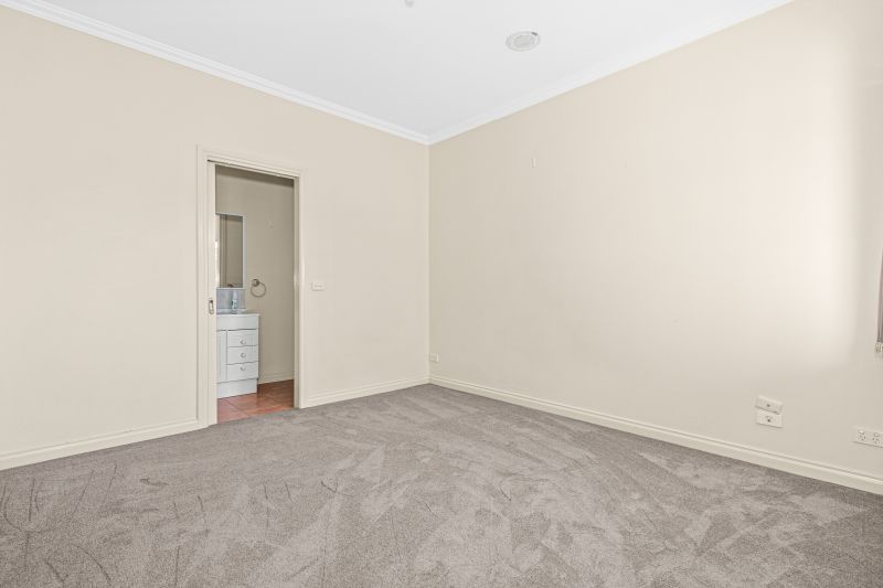 2/5 Hawthorn Court, Mill Park
