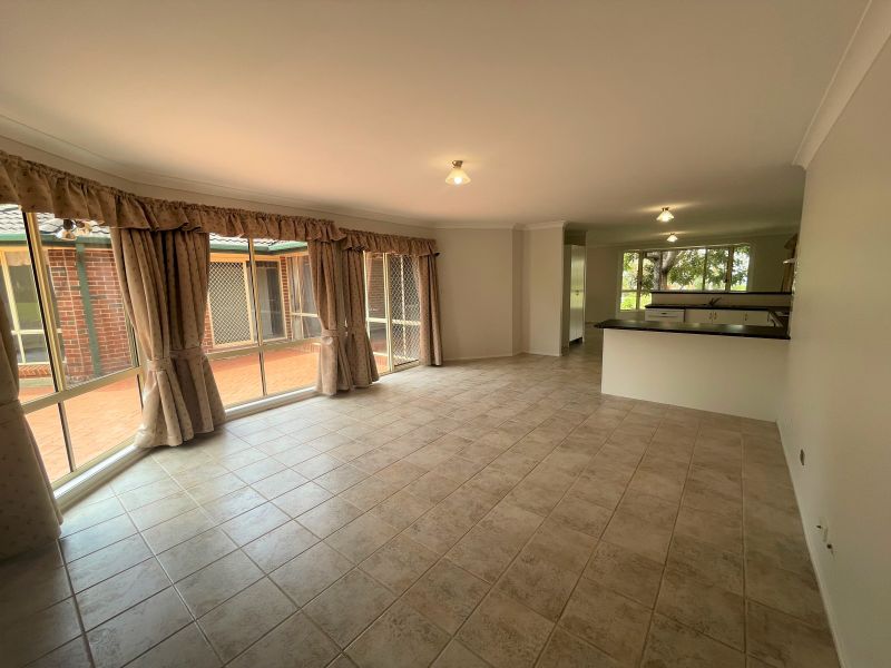 76 Roberts Parade, Hawkesbury Heights Chapman Real Estate