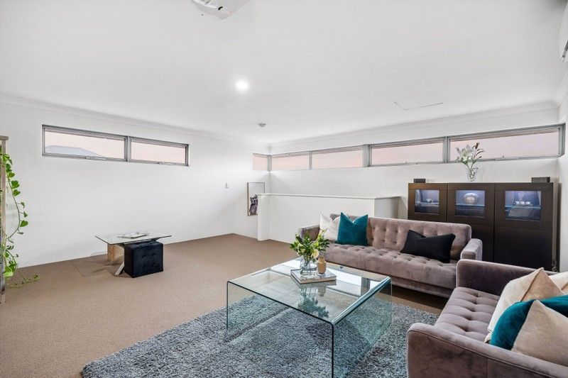 2 Tarquin Gardens, BELMONT WELSH Real Estate