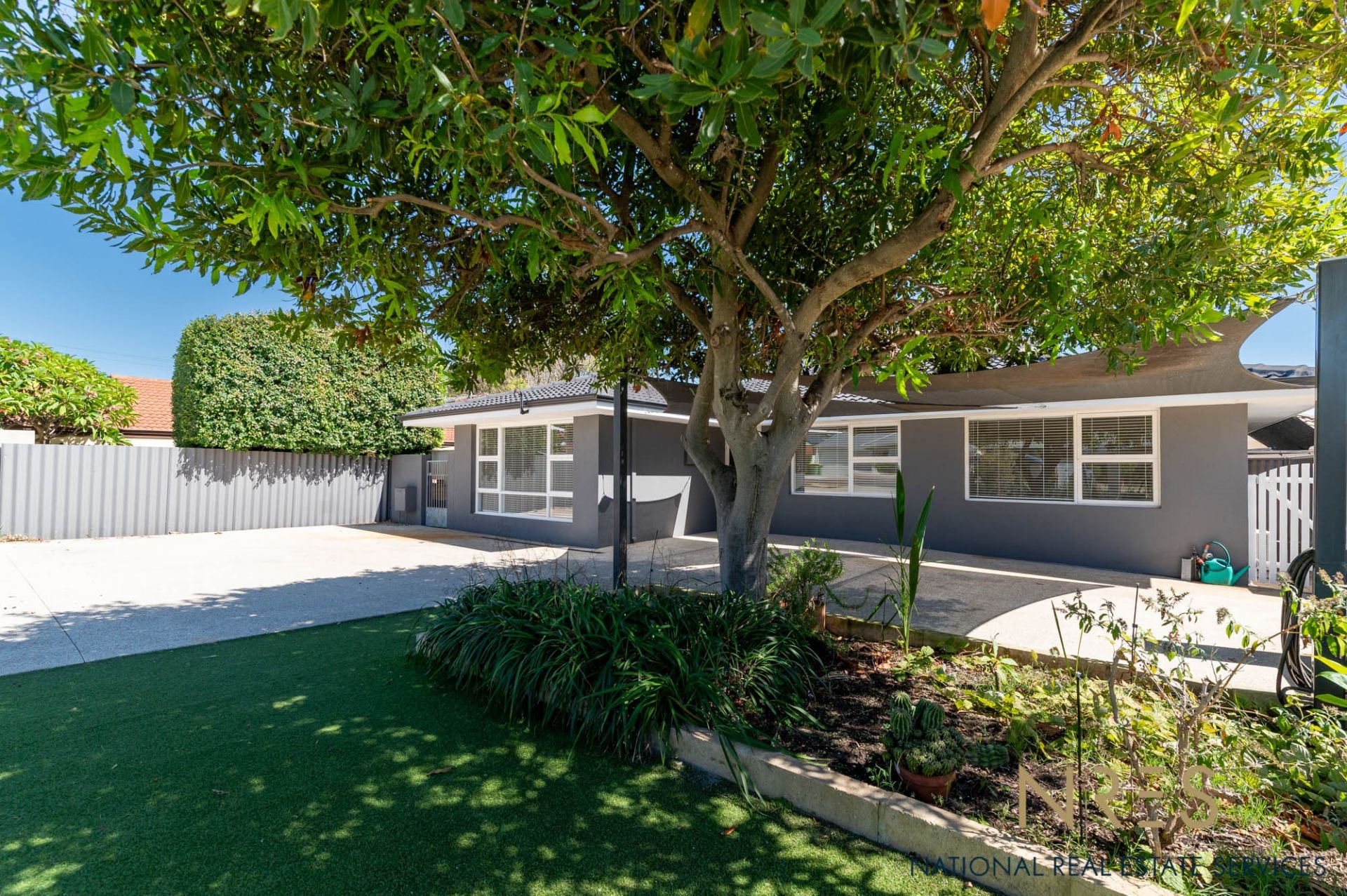 37 Gilbertson Road Kardinya WA, Kardinya - Thumbnail 2