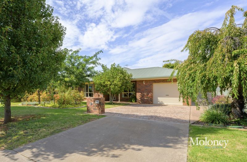 Real Estate For Sale 19 Katrina Circuit Corowa , NSW