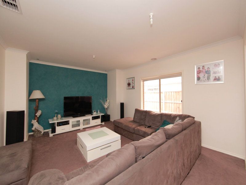 15 Pipit Circuit SOUTH MORANG, South Morang - Thumbnail 5