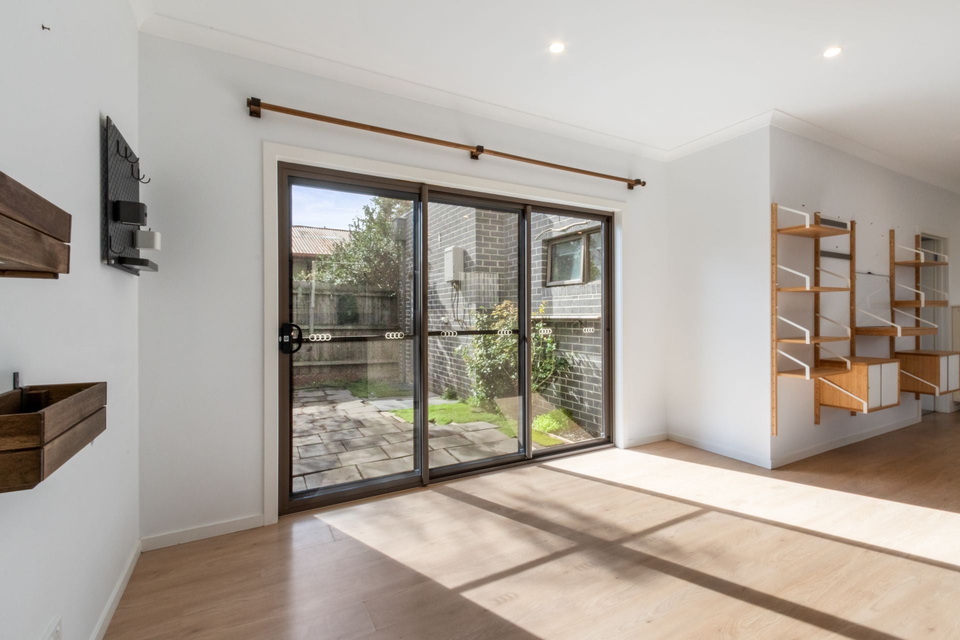 DELIGHTFUL 3 BEDROOM HOUSE IN RESERVOIR