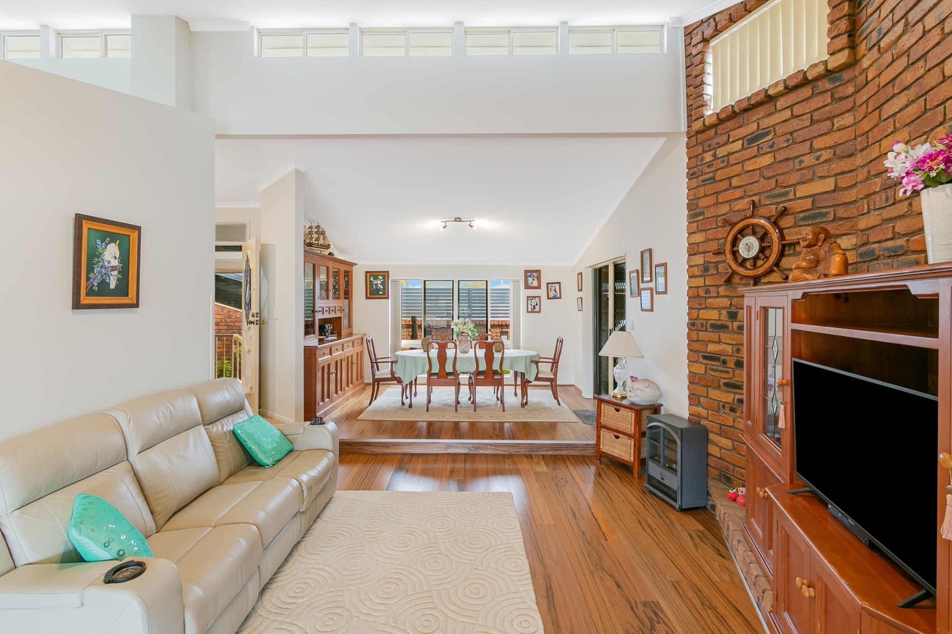 6 Admiralty Place Banora Point NSW, Banora Point - Thumbnail 4