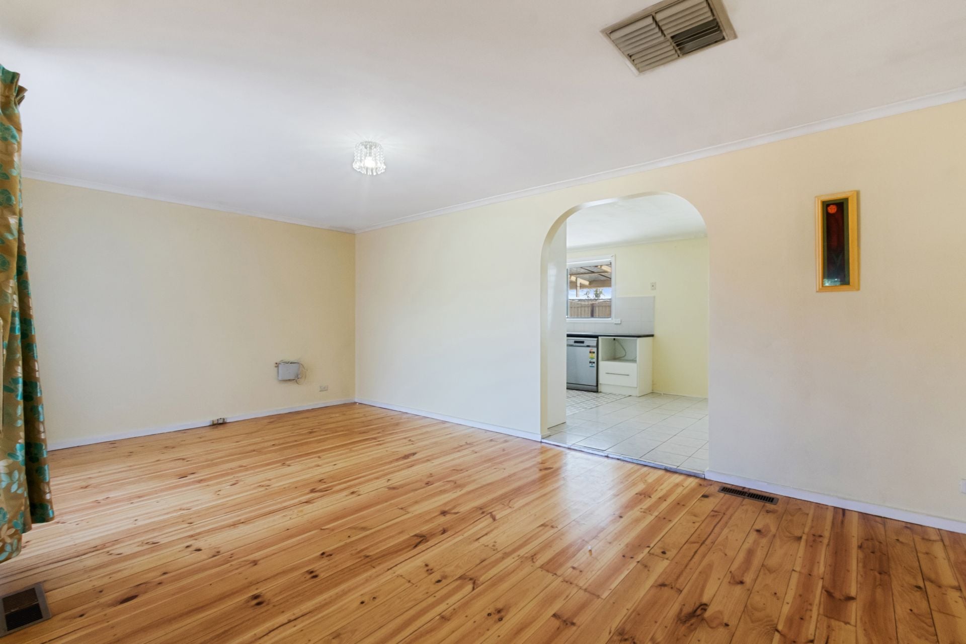 FAMILY LIVING IN A PRIME LOCATION