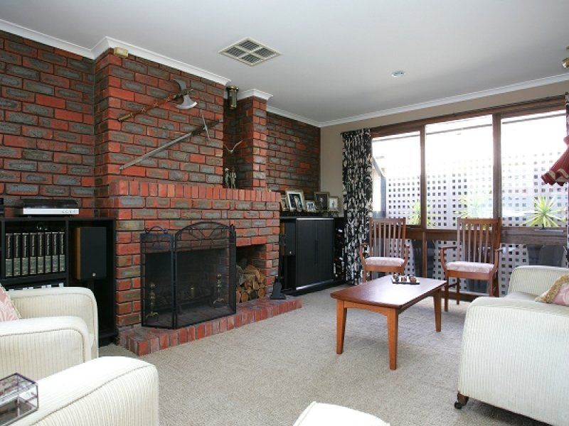 2 Romeril Court, Altona Meadows - Thumbnail 5