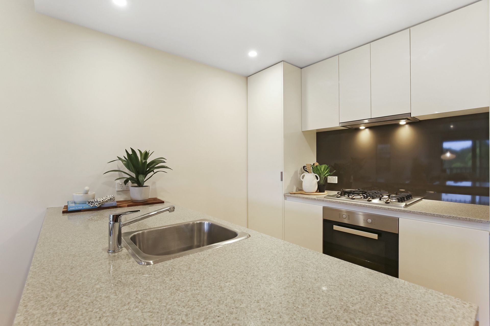 Spacious apartment in ideal location