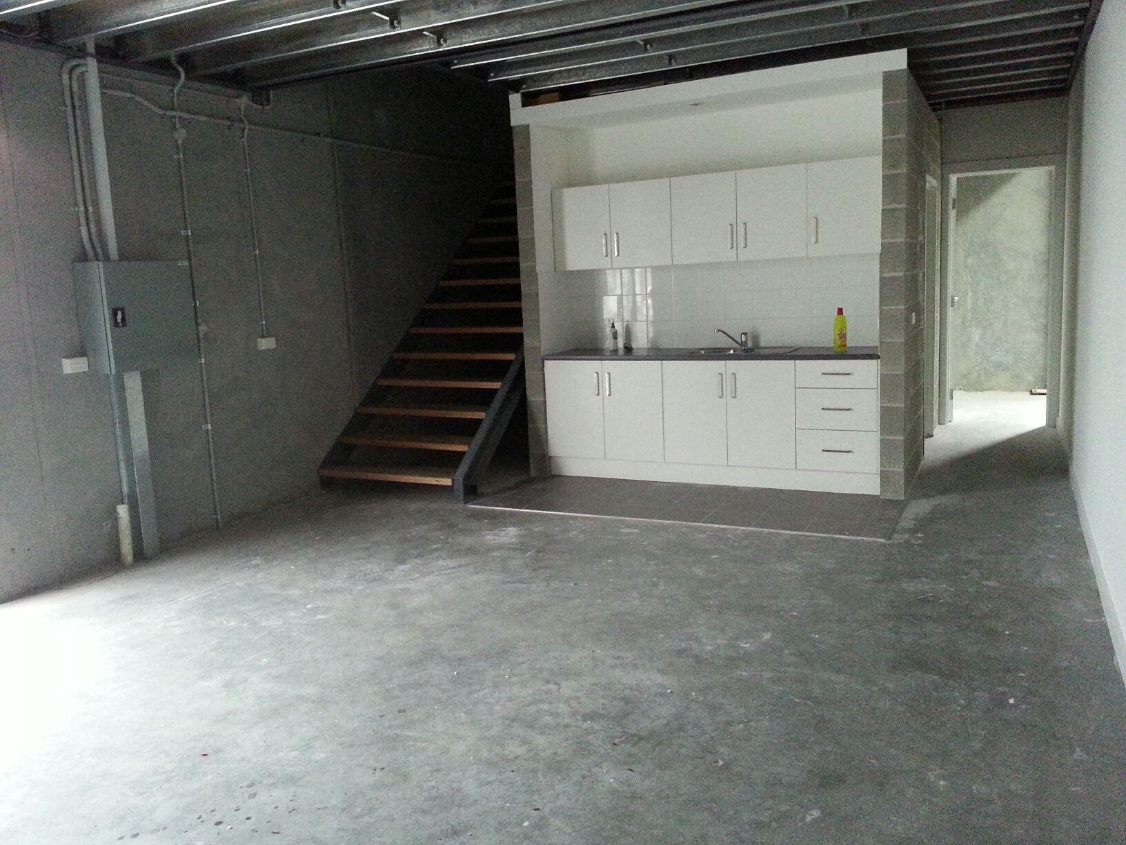 BRAND NEW 205 SQM OFFICE/WAREHOUSE M & M BUSINESS PARK