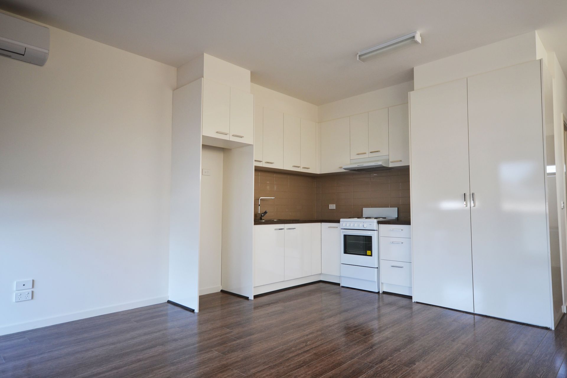 1 HUGE BEDROOM PLUS STUDY