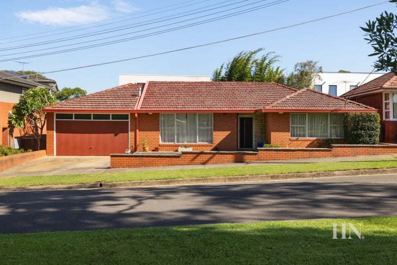 2 Cairns Avenue, Rodd Point