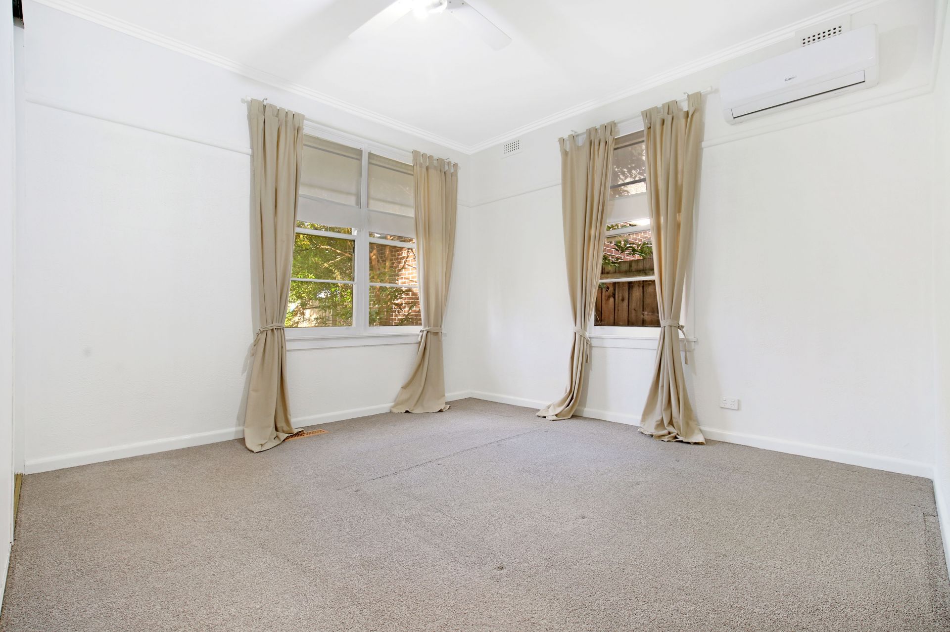 Ready to call home - Walk to everything! LOCATION LOCATION LOCATION
