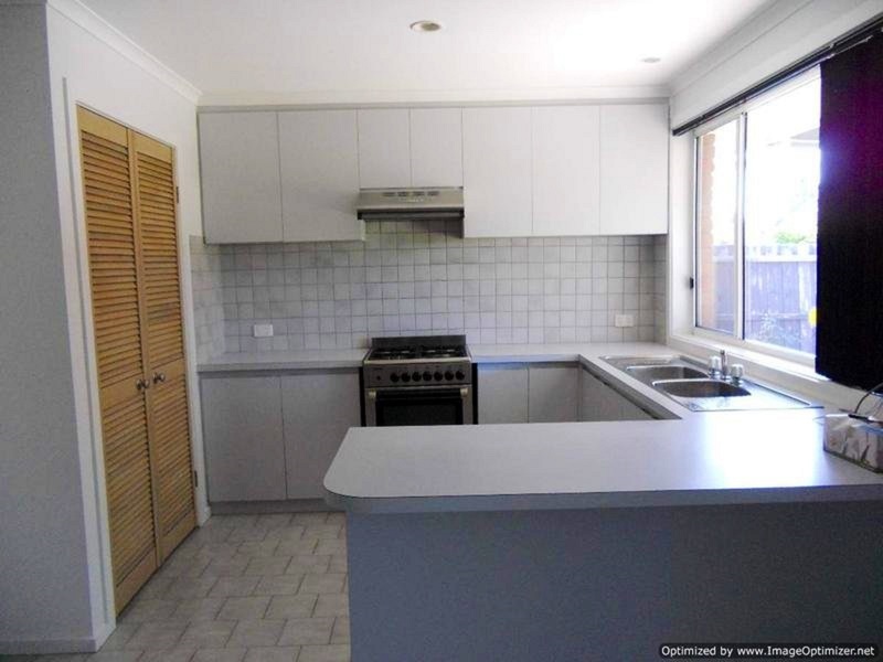 1/12 Tatman Drive, Altona Meadows - Thumbnail 3