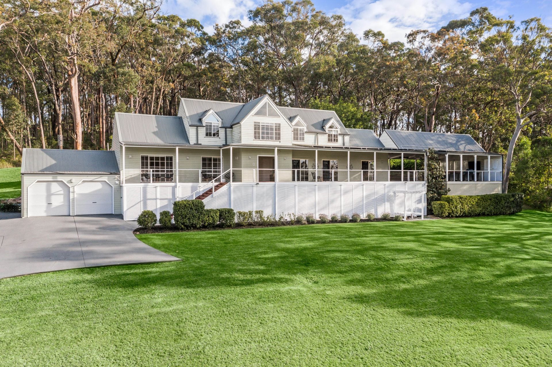 2.47 Acres of Entertainer's Dream Living by the Lake, 2.47 Acres Of Entertainer'S Dream Living By The Lake - Thumbnail 3