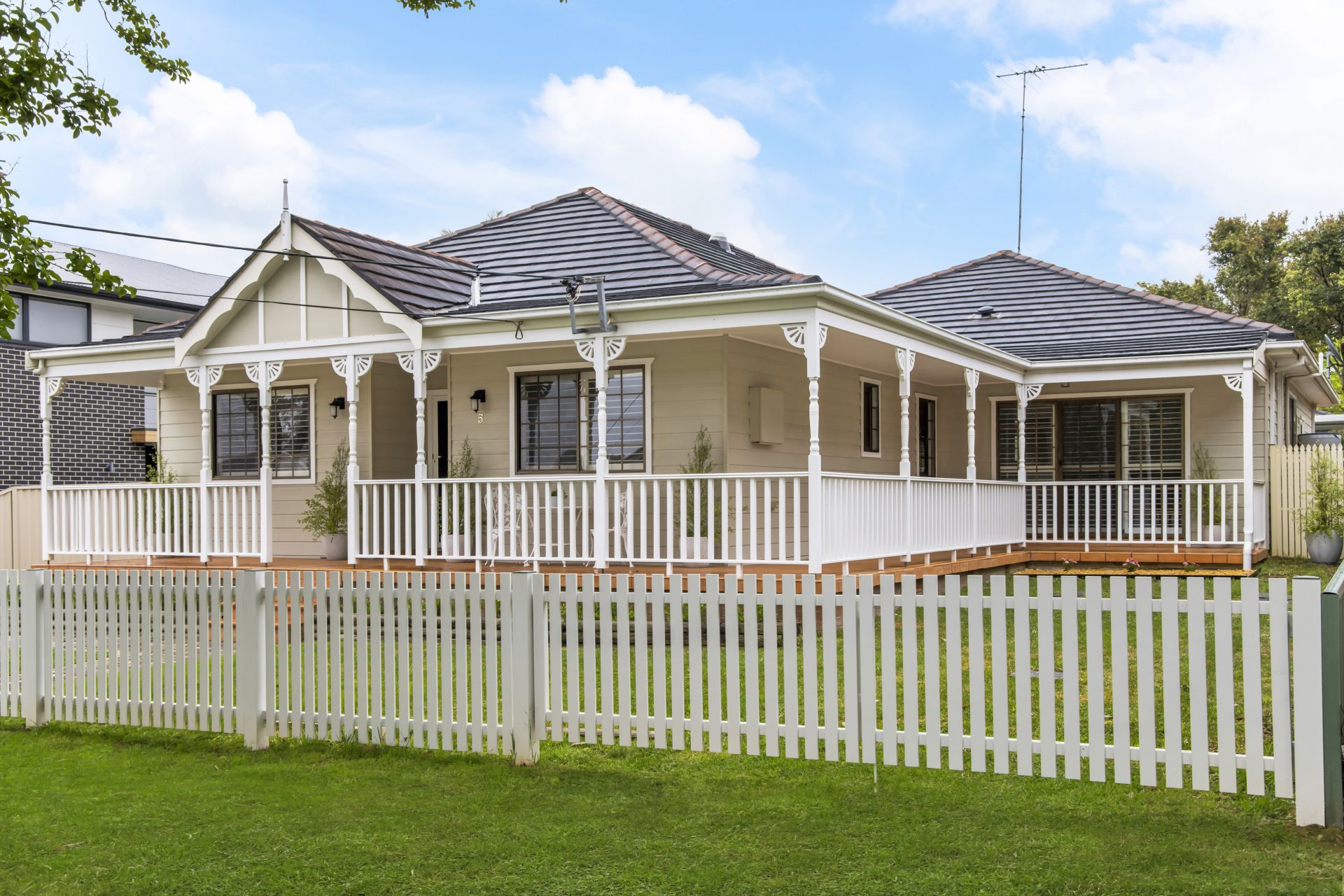5 Pines Parade, Gymea, Gymea - Thumbnail 2