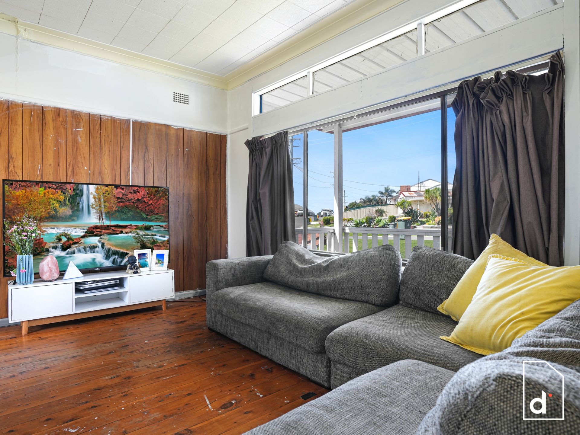 12 Noble Parade, Lake Heights NSW