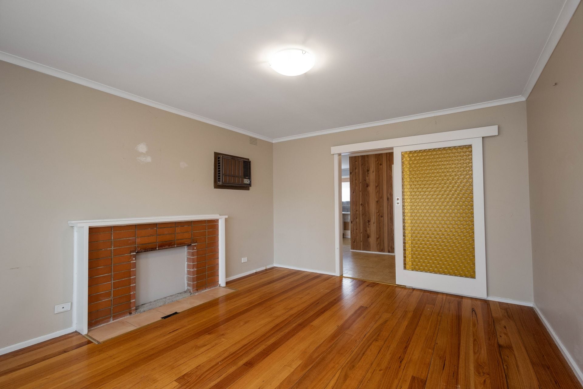 Charming 3-Bedroom Home – Perfect for Families, Convenient Location!