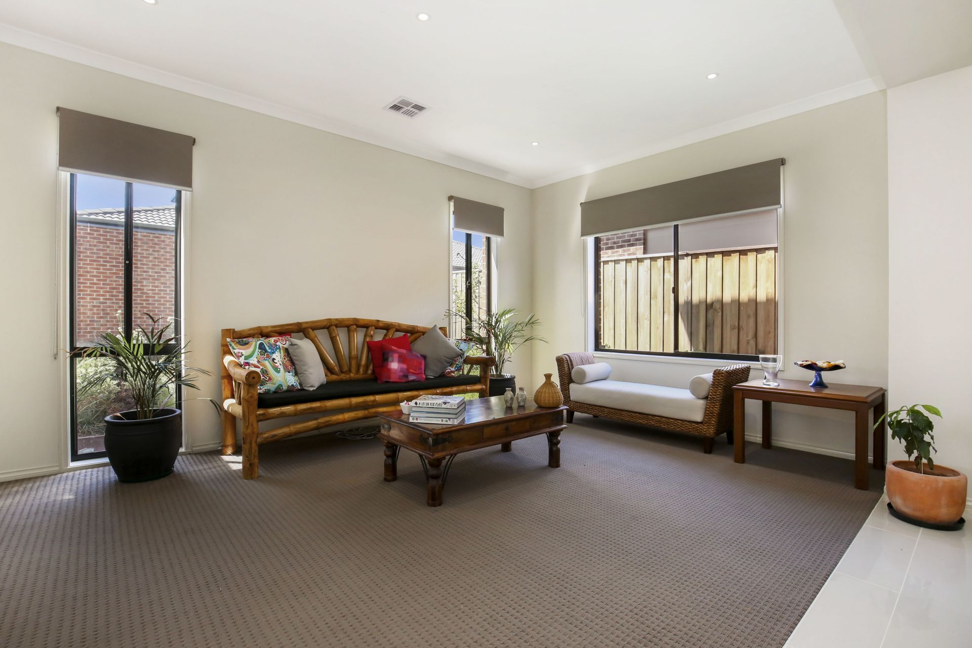 LUXURY LIVING !!!  ***GARDENER INCLUDED***