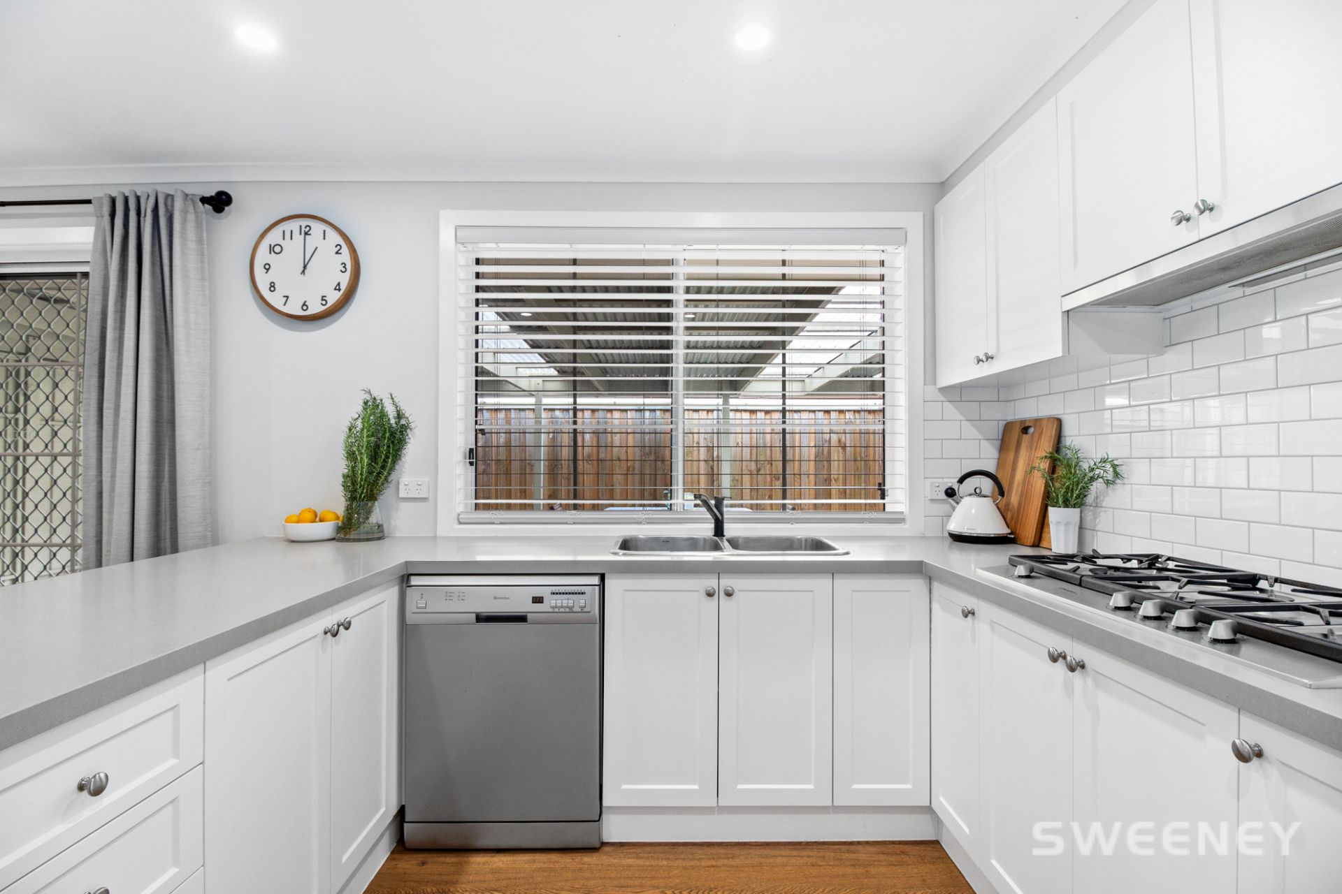 6 Leake Court, Altona Meadows - Thumbnail 4
