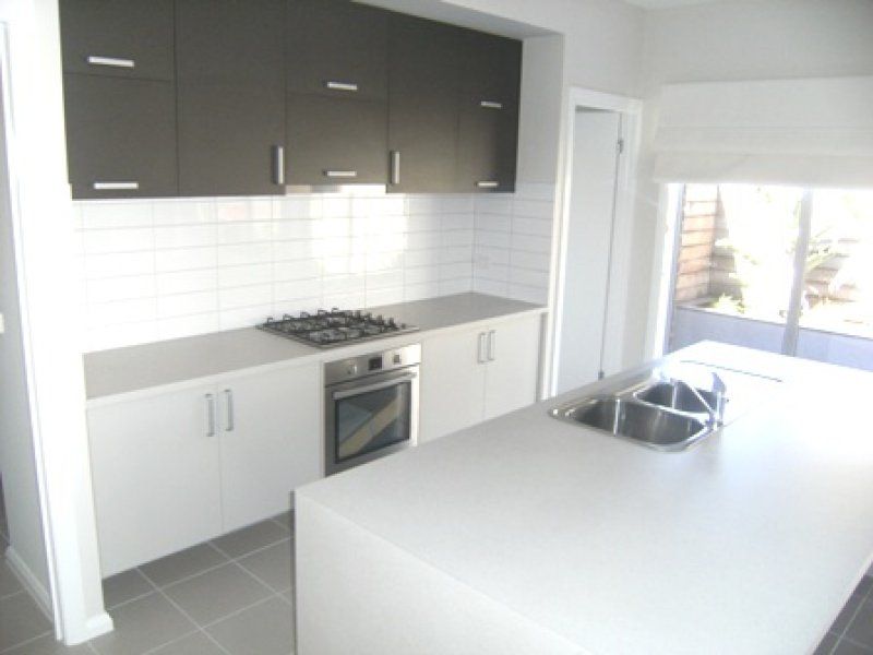 10 Gardenia Way, Caroline Springs - Thumbnail 3