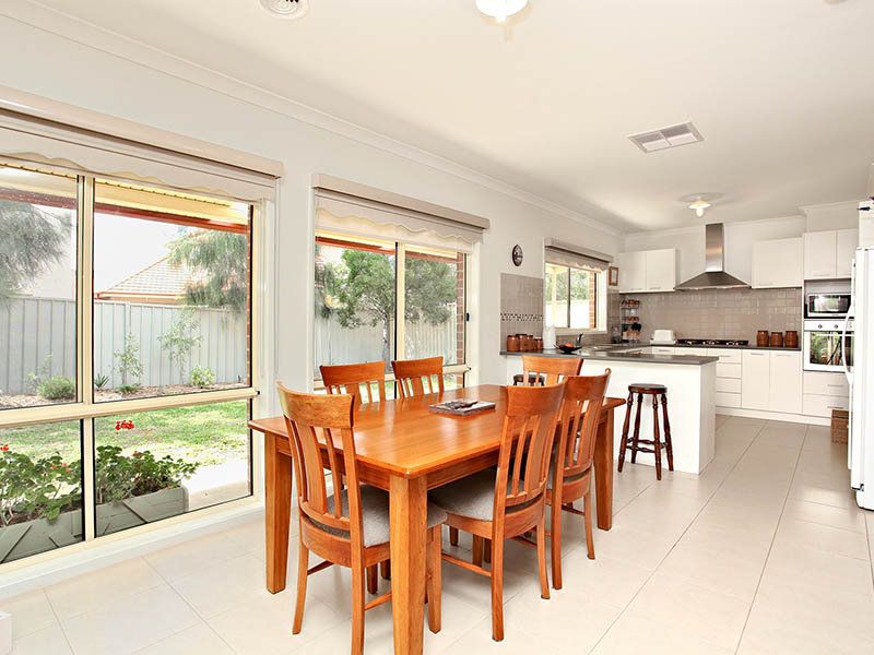 29 Blakeville Drive, Caroline Springs - Thumbnail 5