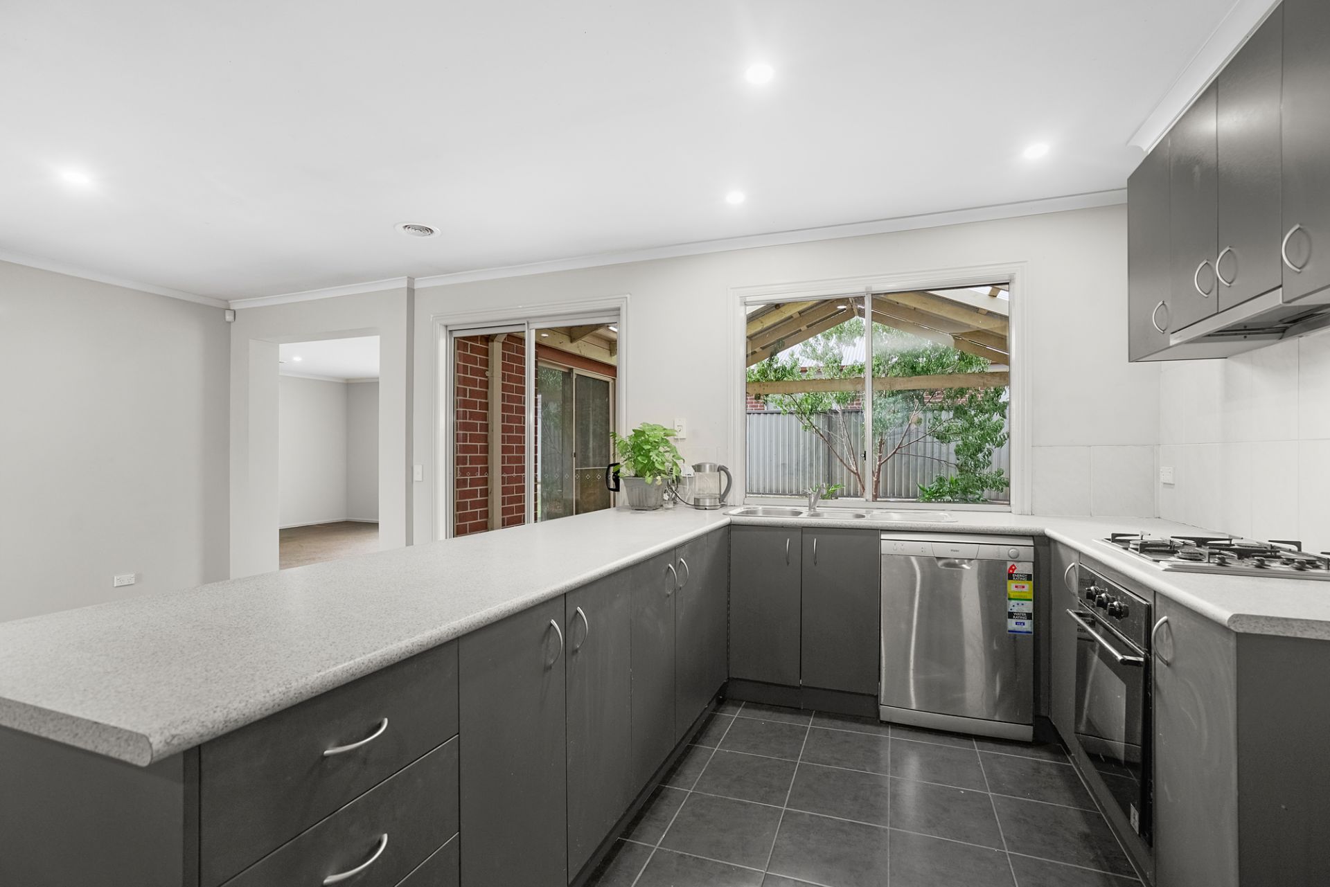 8 Adelphi Close, Winter Valley, Winter Valley - Thumbnail 6