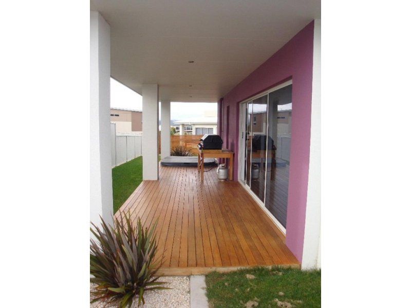 3
 
 
 
  
 
 
 2
 
 
 
 
 
 
 
 
 1 Shearwater Boulevard, SHEARWATER TAS 7307, Shearwater - Thumbnail 8