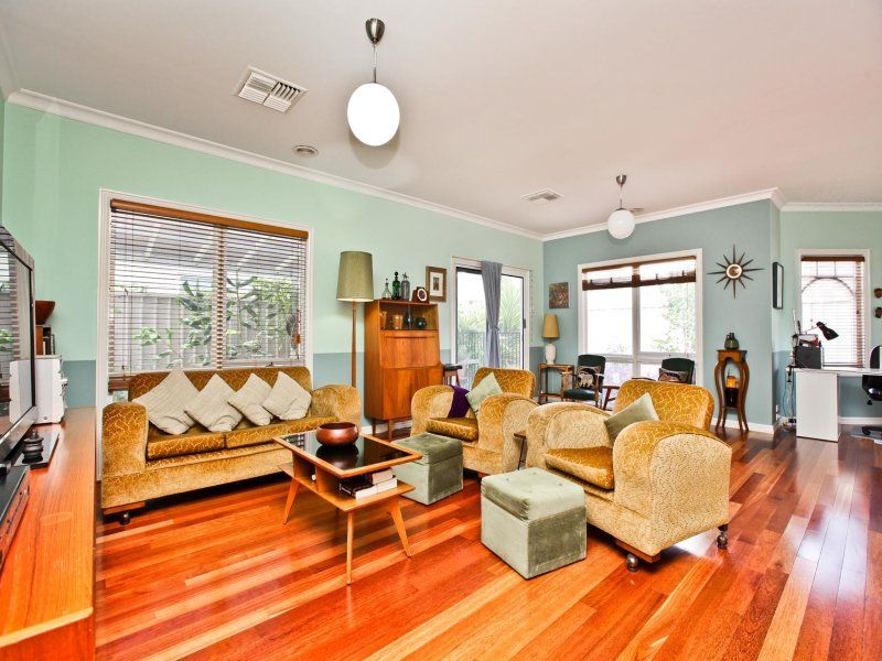 34 Mount Way, Caroline Springs - Thumbnail 5