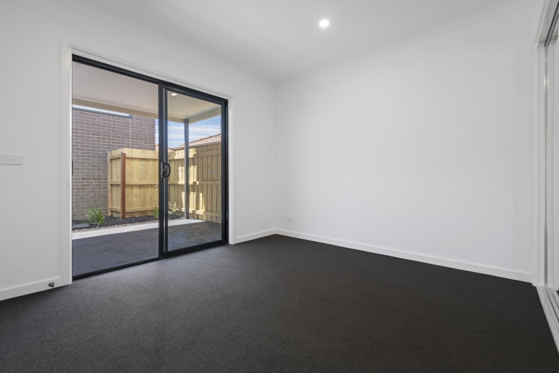 BRAND NEW TOWNHOUSE IN PRIME LOCATION