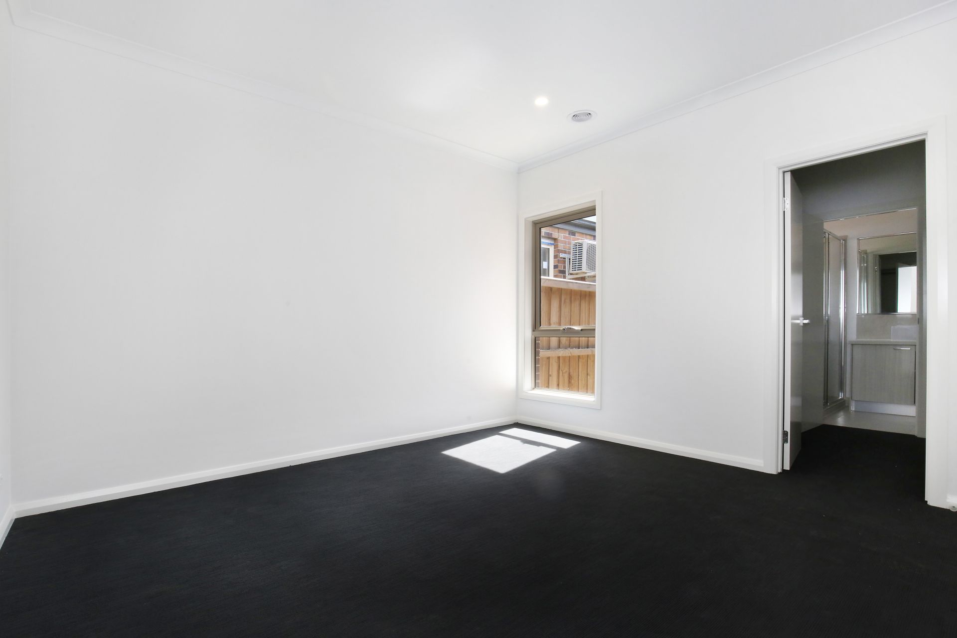 FAMILY LIVING IN LYNDARUM'S BEST LOCATION