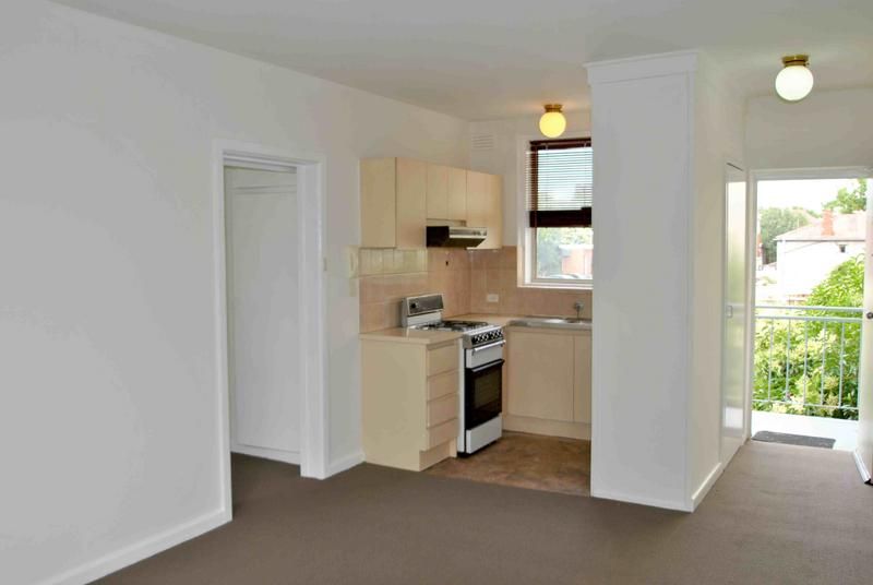 8/54 Balston Street, St Kilda East - Thumbnail 3