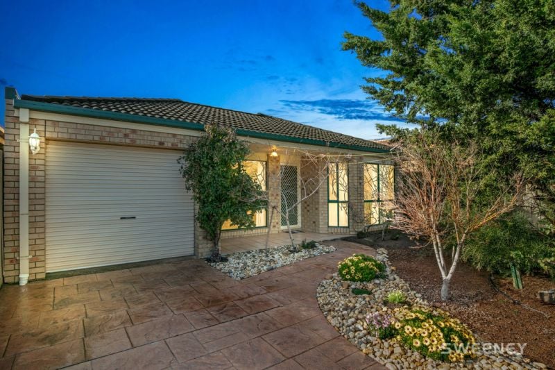 4 Oakes Court, Altona Meadows - Thumbnail 2