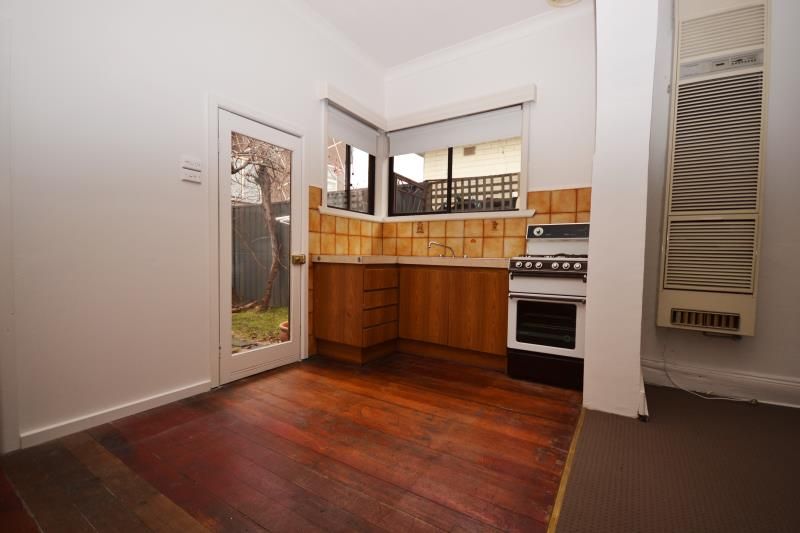 TIDY TERRACE IN THE HEART OF NORTHCOTE!