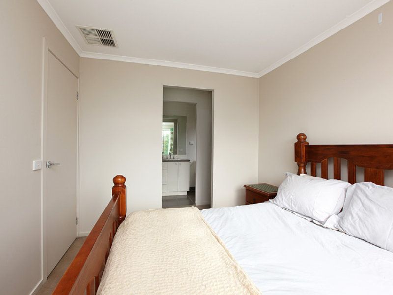 2 Bluestone Court, Point Cook - Thumbnail 8