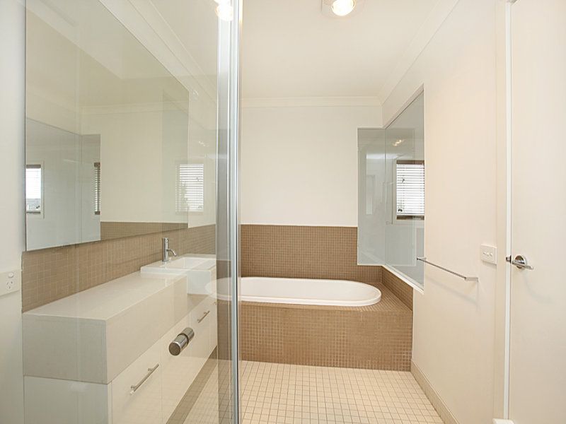 4 Signature Boulevard, Sanctuary Lakes - Thumbnail 8