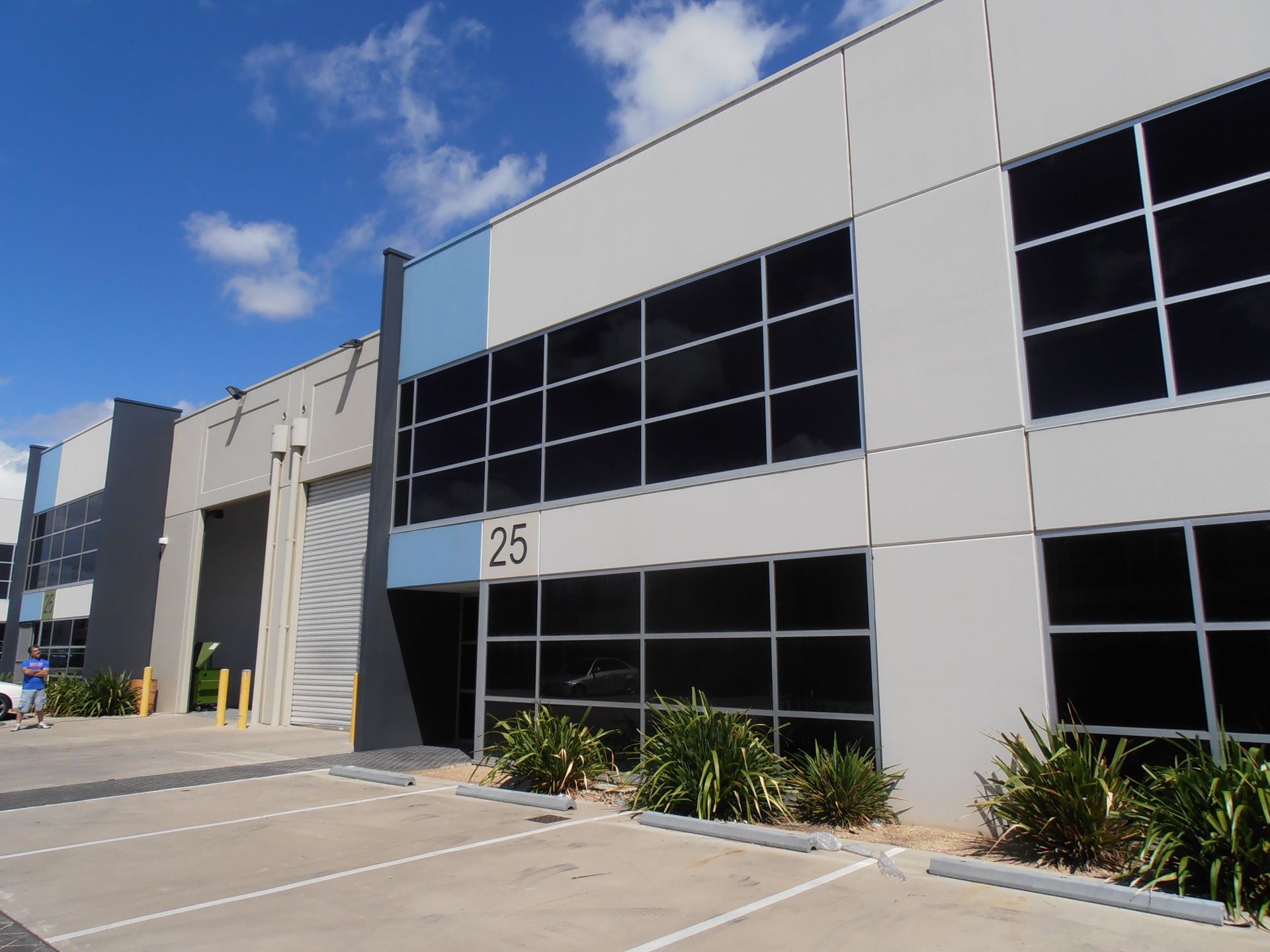 QUALITY WAREHOUSE IN EXCELLENT LOCATION!