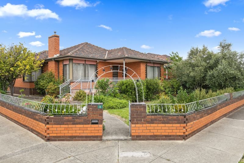 8 Simpson Street, Thomastown