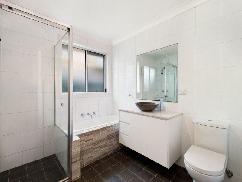 33 Taronga Parade, CARINGBAH, Caringbah - Thumbnail 4